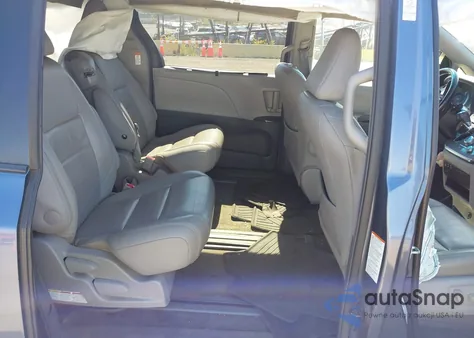 2016 Toyota Sienna Xle 8 Passenger z USA, uszkodzony, nr VIN 5TDYK3DC9GS730435